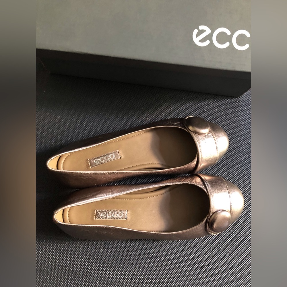 New Ecco Women's Owando Button, Light Gold, 37R